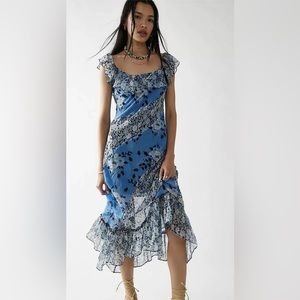 Free People Maxi Blue Floral Frilly Maxi Dress 🌷